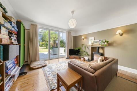 2 Meadow Road Claygate KT10-006.jpg