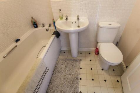Family Bathroom / WC:
