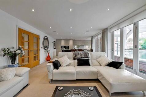 Sitting Room/Kitchen