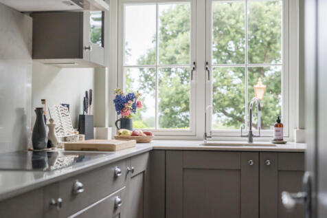 1299518-32-683588...