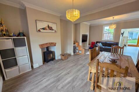 Dining into Family Room