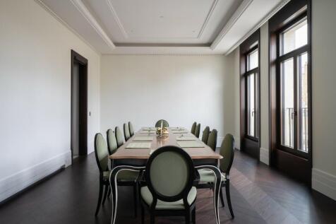 7 bed, 8 bath Town House in London - Photo 12