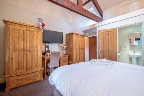 2 Croft Cottage &amp; Studio