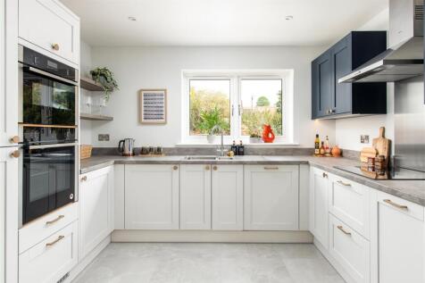 Kitchen_7.jpg