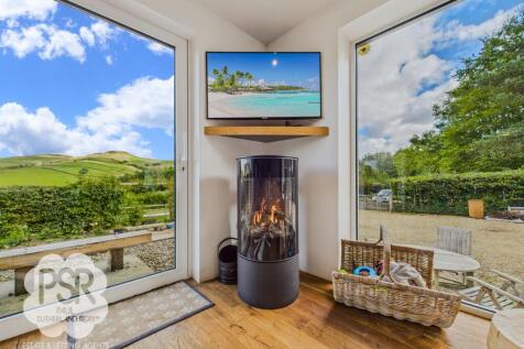 Open-Plan Kitchen Living Space - Modern Gas Fire