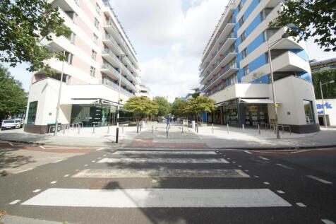 SPACIOUS HARBOURSIDE STUDIO APARTMENT WITH A HUGE BALCONY, This lovely property boasts, large open plan living/bedroom area with patio doors leading you on to a full length private balcony allowing yo