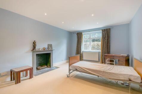 Bedroom/Additional reception room