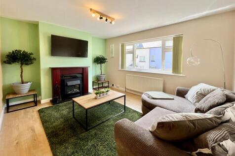 Flat 1 Garrow Court 2.JPG