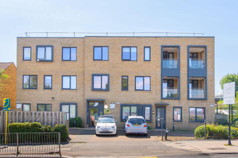 ZERO DEPOSIT AVAILABLE. LONG LET. Set within a modern development, this bright 2-bedroom apartment offers a spacious open-plan reception with sleek fitted kitchen, contemporary shower room, generous b