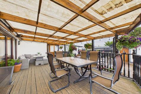 CAM03185G0-PR0102-STILL024