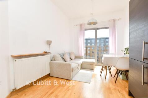 Lounge / Kitchen