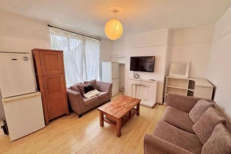 Living & Kitchen Area