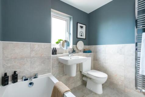 Contemporary family bathroom