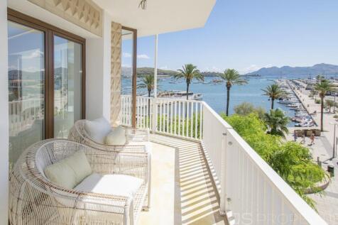 First line apartment in Puerto Pollensa