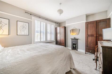 4 bed, 2 bath End of Terrace in belfast - Photo 6