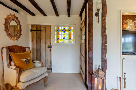 8635540-interior2...