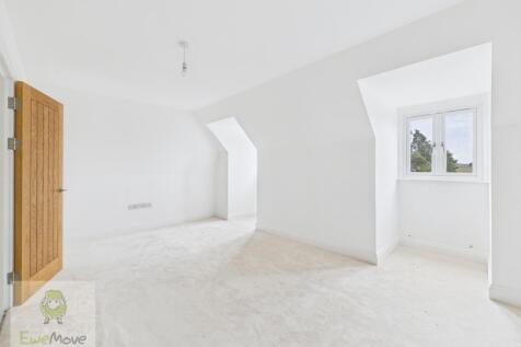 CAM02308G0-PR0220-STILL004