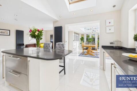 Kitchen/Living Area