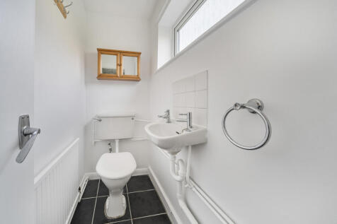 1364958-7-68e7cdf...