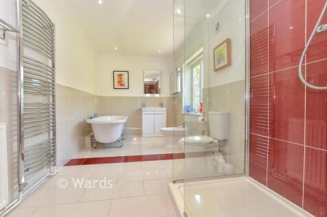 En-Suite Bathroom