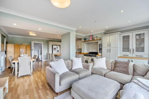 Stoneleigh Park Road, Epsom - KT19 0RG