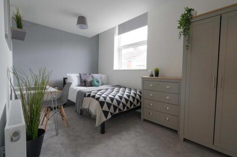 7 Bedroom Terraced in PO4 0AY