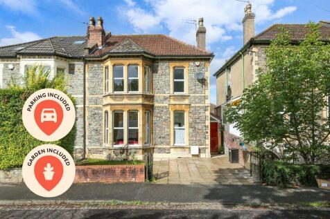***FAMILIES ONLY AS NO HMO LICENCE***PETS CONSIDERED*** Spacious five double bedroom, three reception room semi detached house on Effingham Road in St Andrews, offered unfurnished and available from t