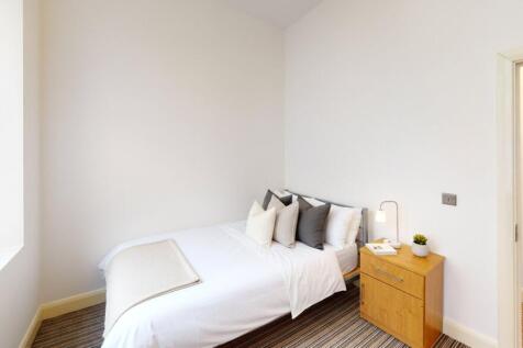 Key features: All bills included, A MODERN two double bedroom apartment set within a unique CITY CENTER development — perfect for students who want COMFORT, convenience and everything on their doorste