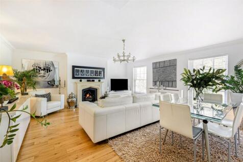 Sitting/Dining Room