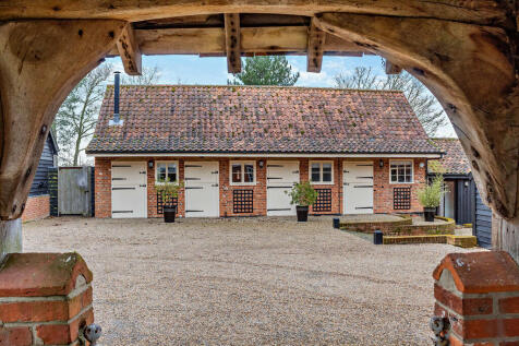 8637609-exterior2...