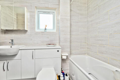 24 Hearsey Garden...