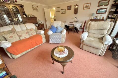 27 The Leas Loung...