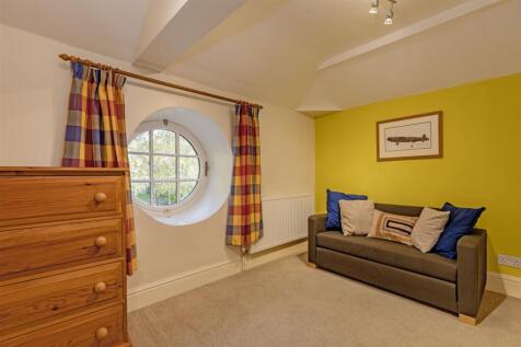 Bedroom 4-2.jpg
