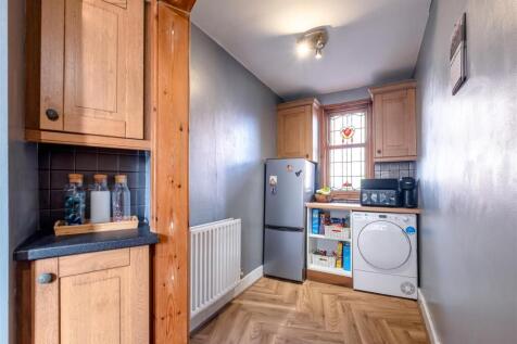 47 Victoria Road (10 of 17).jpg