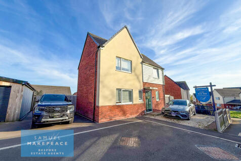 Three Bedroom Detached Property On Popular Estate