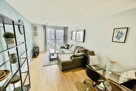 Deposit free option available //Fully furnished //Waterside development //Dock facing balcony //Water rates included in the rent //Communal gardens //Local shops and restaurants nearby//Few minute wal