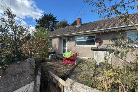 36 Hillcroft Front Photo.jpg