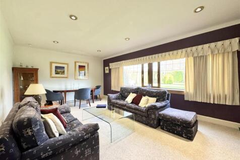 5 bed, 3 bath Detached Bungalow in Glasgow - Photo 5