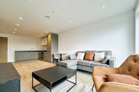 Modern New Build | Fully Furnished | Leeds City Centre Location | Fully Integrated Kitchen | High Spec Furnishings | 5 Minute Walk from Leeds Bus Station | Incredible Location