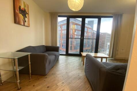 Available 3rd September 2026. Two bedroom furnished apartment available. Two double bedrooms. Beautifully furnished, large living/dining room, fully fitted kitchen with modern appliances including a d