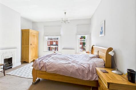 CAM05192G0-PR0123-STILL029