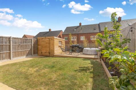 9 Betts Close, Banbury-17.jpg