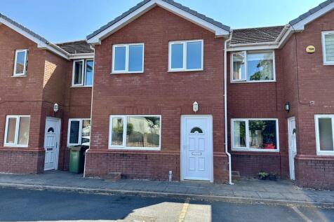 3 Bedroom Terraced in PR8 6BF