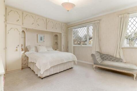 Master Bedroom - A.jpg