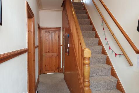 4 Bedroom Semi-Detached in SK3 9NX