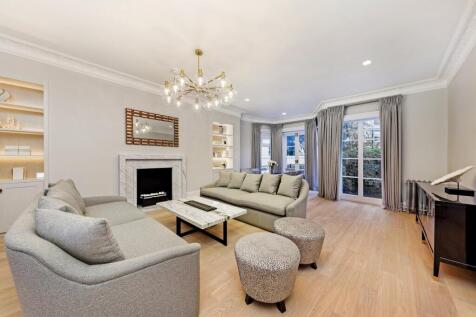 4 Bedroom House in W8 5PB