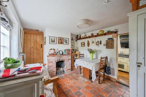 Entrance Hall / Dining Room