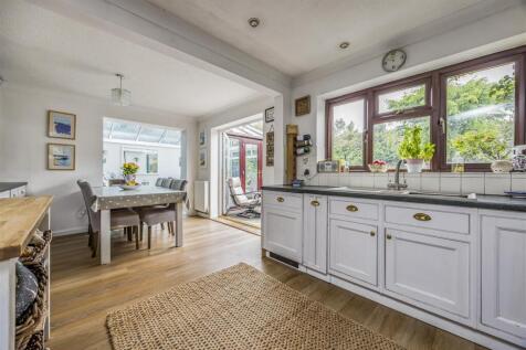 1 Conifer Drive, Hambrook-PorticoMarketing-Nexa-36