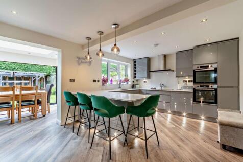 Kitchen dining family
