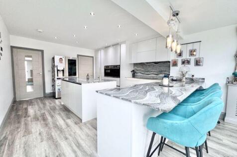 Kitchen breakfast room view 3